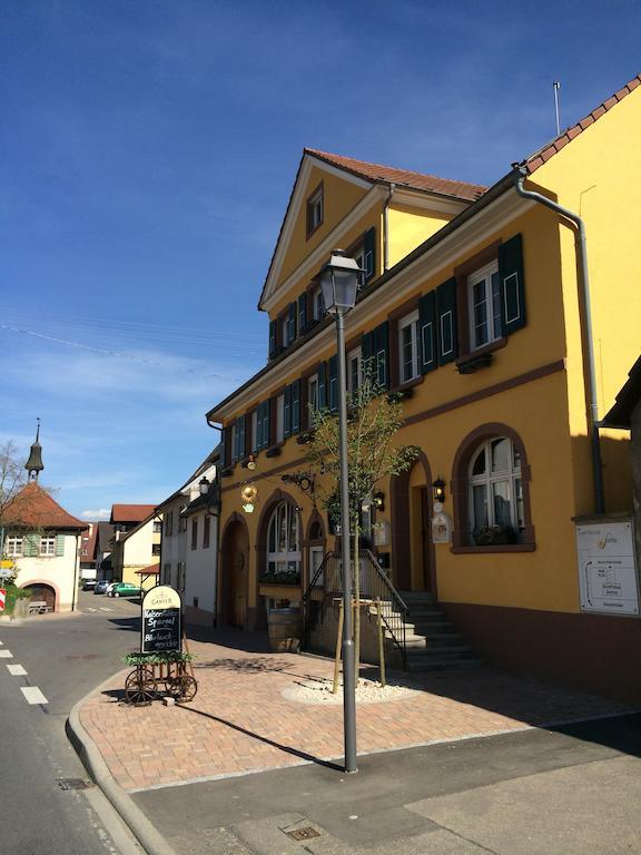 Weinhotel / Gasthaus Zur Sonne Ihringen Kültér fotó