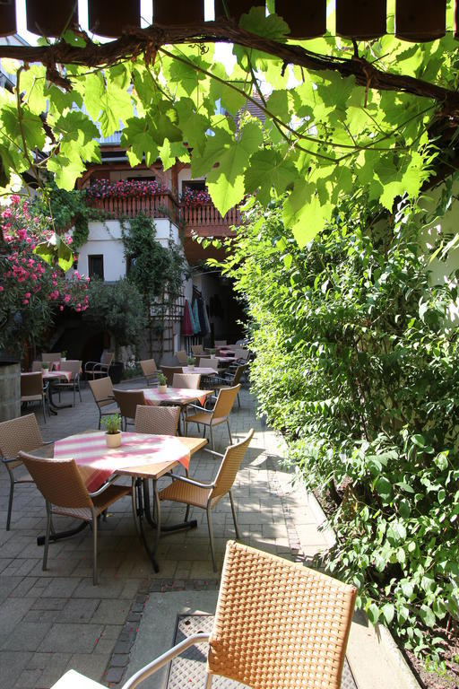 Weinhotel / Gasthaus Zur Sonne Ihringen Kültér fotó