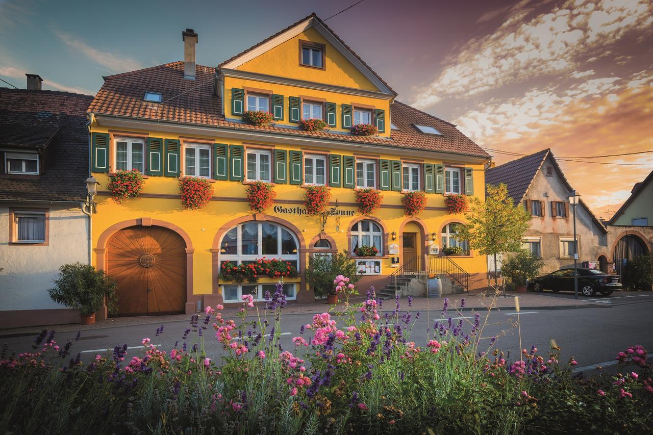 Weinhotel / Gasthaus Zur Sonne Ihringen Kültér fotó